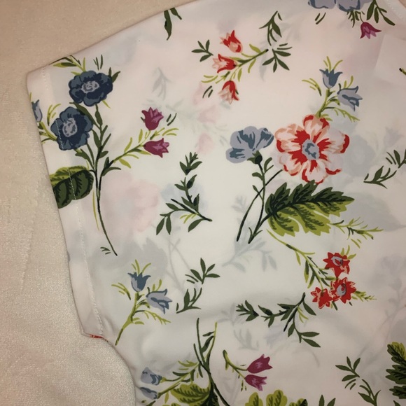 Ann Taylor NWT White with Pink and Blue Flower Blouse medium - Picture 10 of 16
